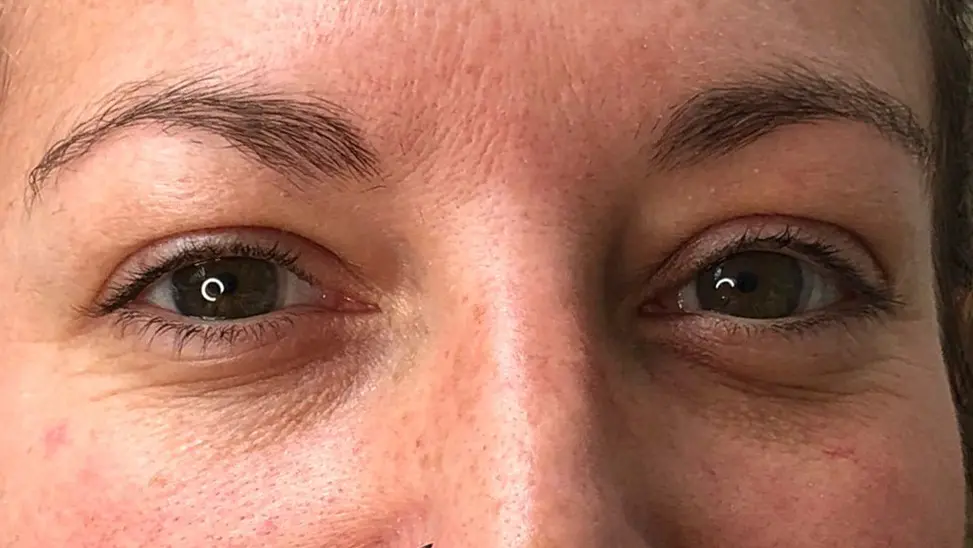 soin-cils-sourcils-avant-Toulon